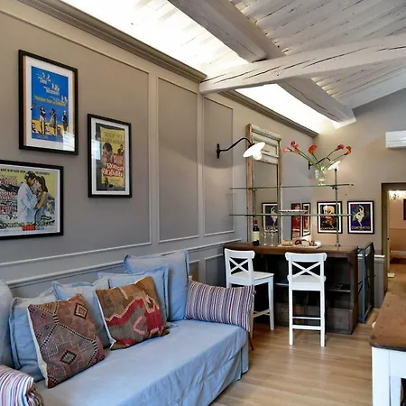 La Croce D'oro Santa Croce *